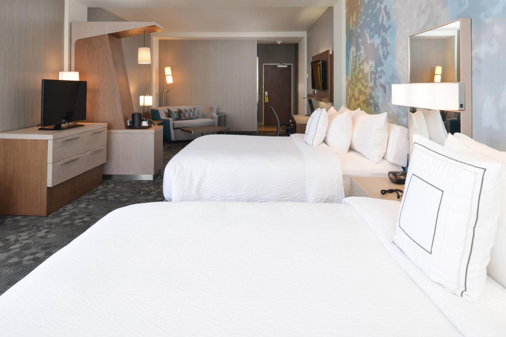 Отель Courtyard By Marriott St. Louis St. Peters Сент-Питерс Экстерьер фото